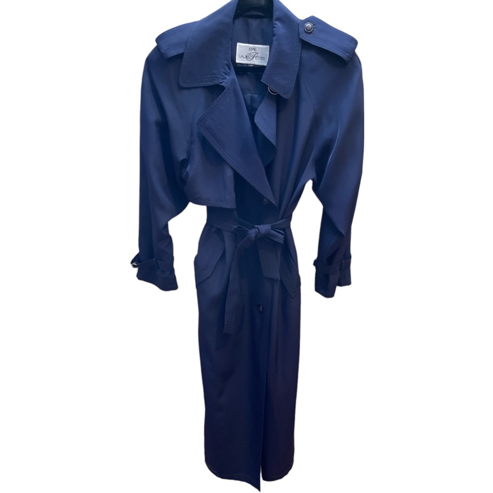 UTEX for LAURA petite trench coat in navy size 12p. In EUC. Lots of nice button